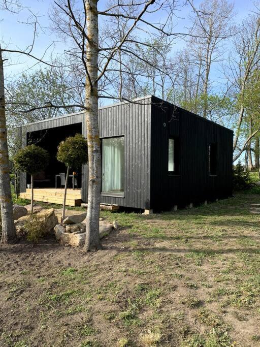 Small Cozy 3-Room House With Terrace & Large Garden Ilmandu エクステリア 写真