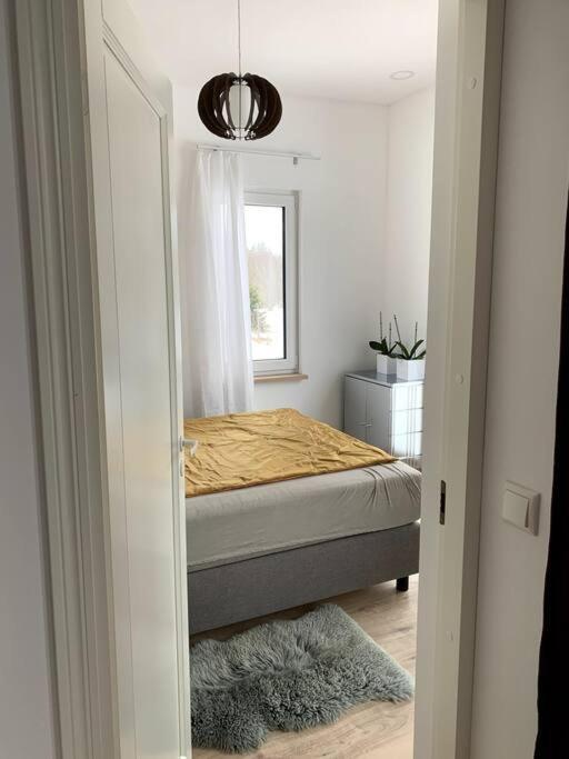 Small Cozy 3-Room House With Terrace & Large Garden Ilmandu エクステリア 写真