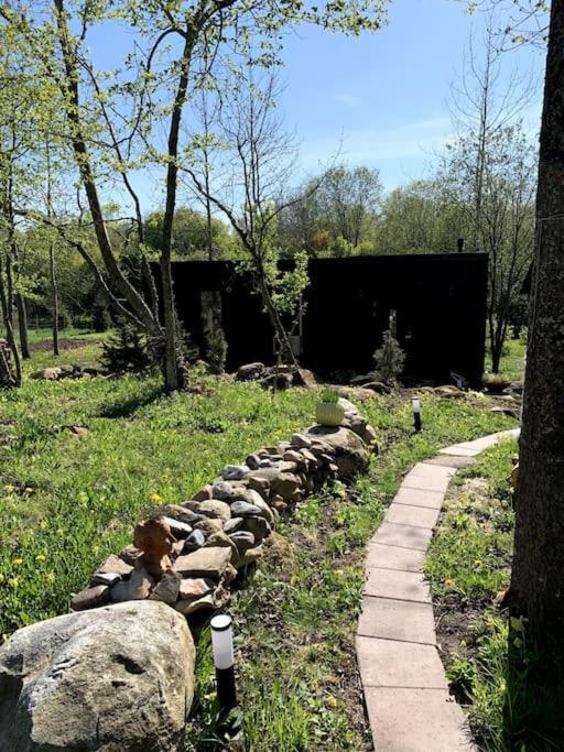 Small Cozy 3-Room House With Terrace & Large Garden Ilmandu エクステリア 写真