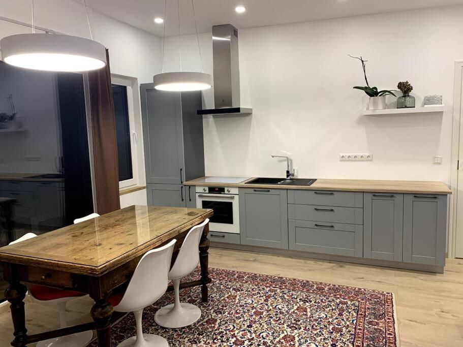 Small Cozy 3-Room House With Terrace & Large Garden Ilmandu エクステリア 写真